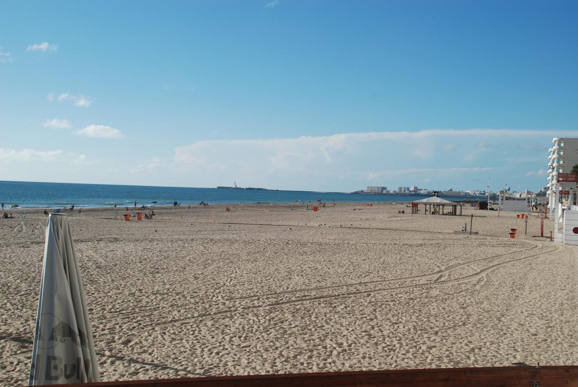 Brisas Estadio Playa Victoria Cadiz Exterior photo